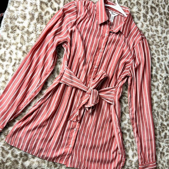 Hourglass stripes pink shirt - Picture 1 of 2